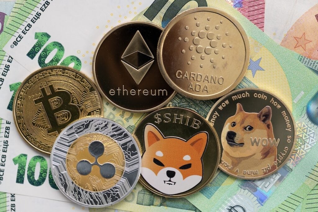 Bitcoin Increases Even with Trump's Tariff Decisions; Ethereum and Dogecoin Also Improve: Analyst Recommends 'Buy The Dip' in August and Hold Until This Time - Grayscale Bitcoin Mini Trust