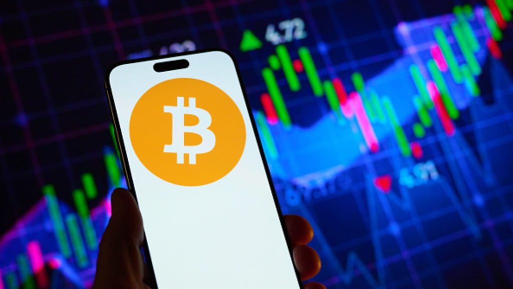 Bitcoin's dominance may rise in September as cryptocurrency traders anticipate the Fed's decision.
