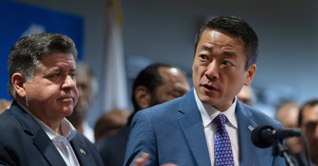 Bomb Threat in Chicago Area Forces Texas Democratic Lawmakers to Leave Hotel