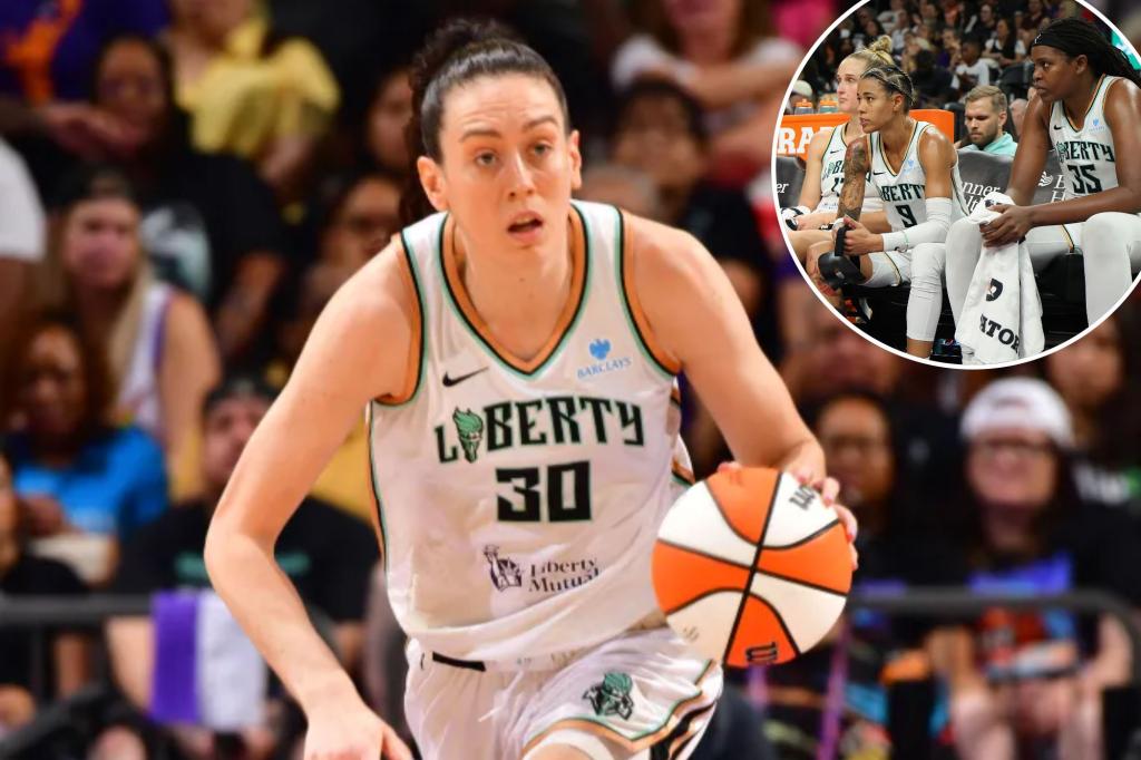 Breanna Stewart communicates a powerful message to her Liberty teammates