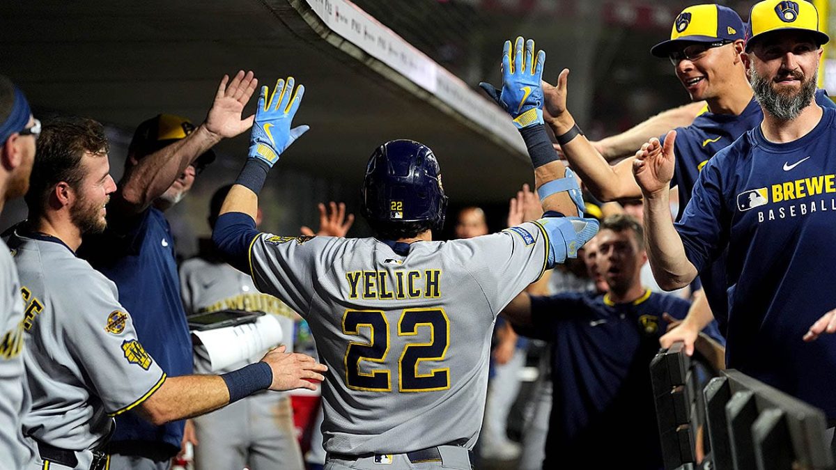 Brewers achieve 13th consecutive victory following remarkable comeback