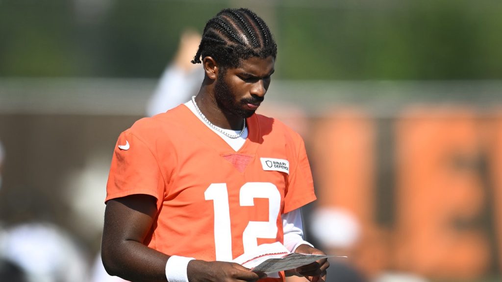 Browns' Shedeur Sanders sits out part of practice because of shoulder pain
