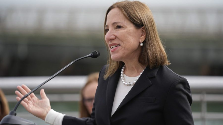 California's lieutenant governor withdraws from race to replace Newsom