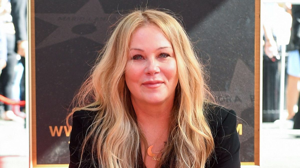 Christina Applegate admitted to the hospital due to a kidney infection following her trip to Europe.