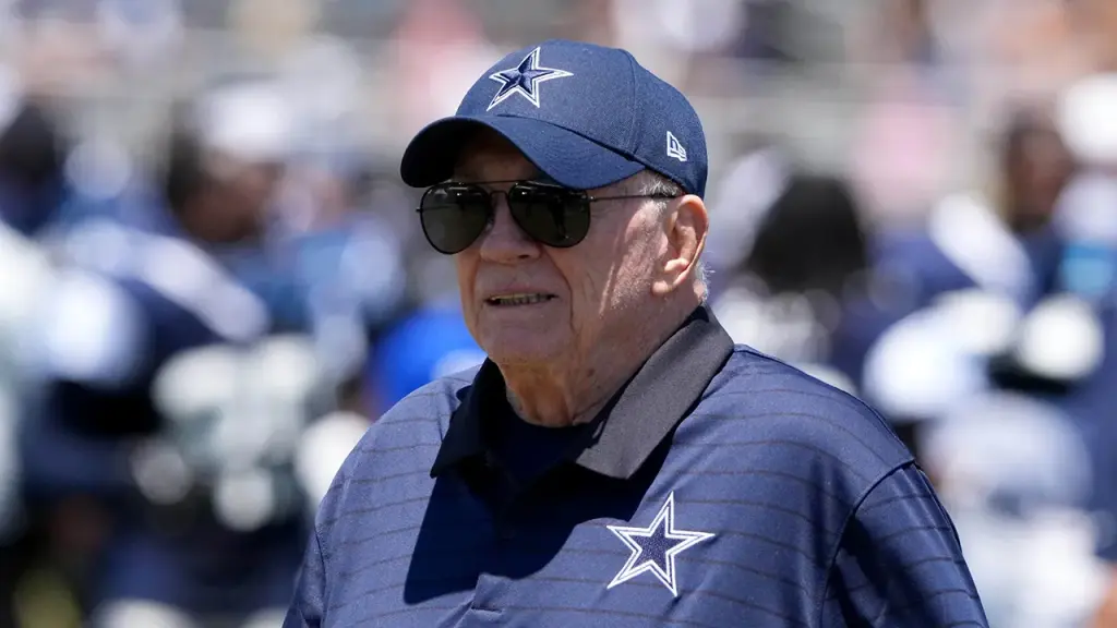 Cowboys' Jerry Jones responds to Micah Parsons' request for a trade