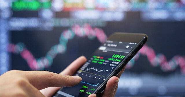 Crypto and Fintech Ask Trump to Eliminate Bank Data Access Charges