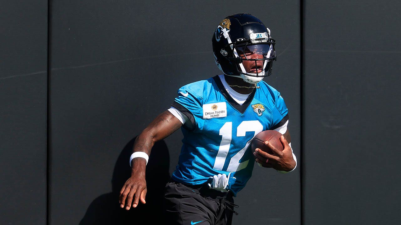 Davante Adams doubts Travis Hunter's long-term future in the NFL as a two-way player.