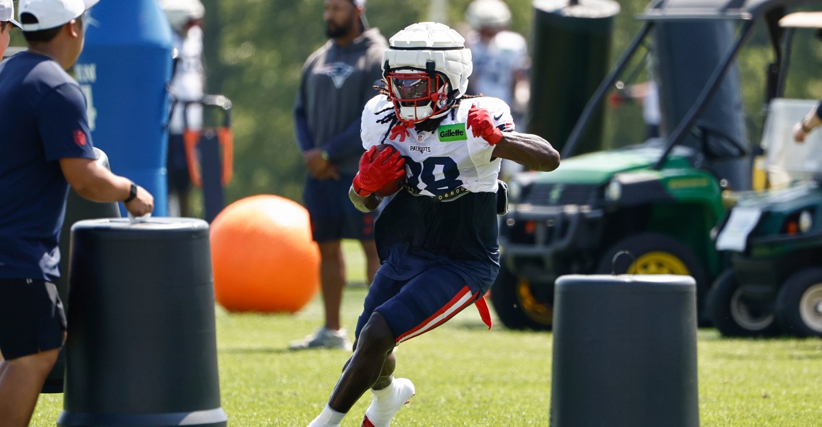 Deep running back sleepers for fantasy football in 2025