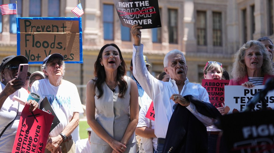 Democrats consider leaving in Texas