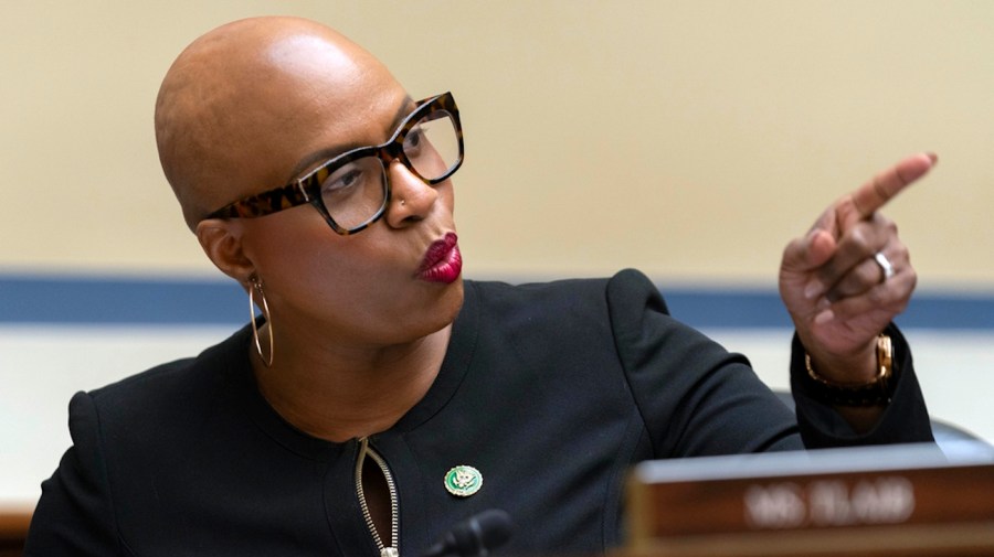 Democrats seek a hearing with Epstein's victims