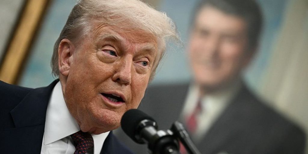 Democrats struggle with a Trump comeback