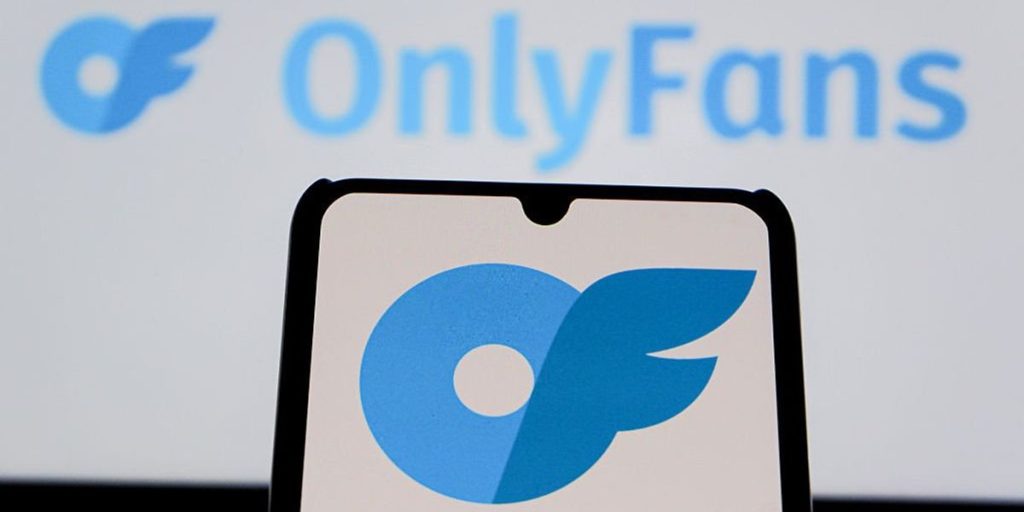 Dismissed police officer escapes prison after reportedly inappropriately touching OnlyFans model during explicit 'traffic stop' recording while on duty