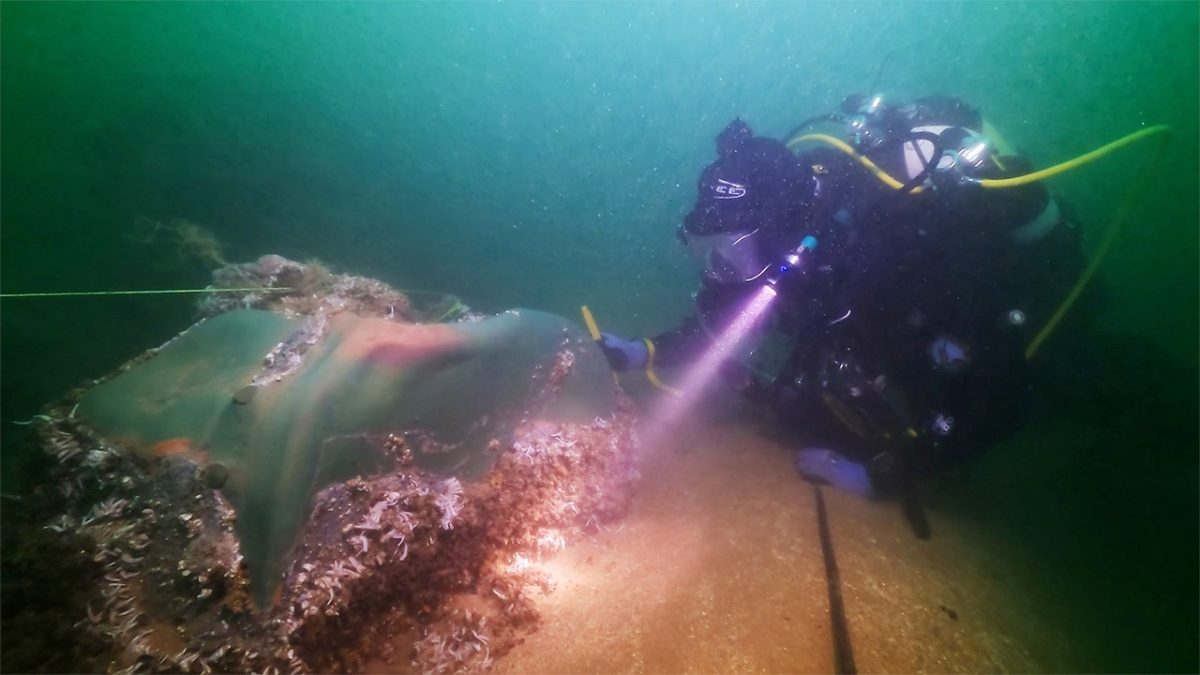 Divers capture extraordinary details of a 1703 shipwreck off the coast of Kent.