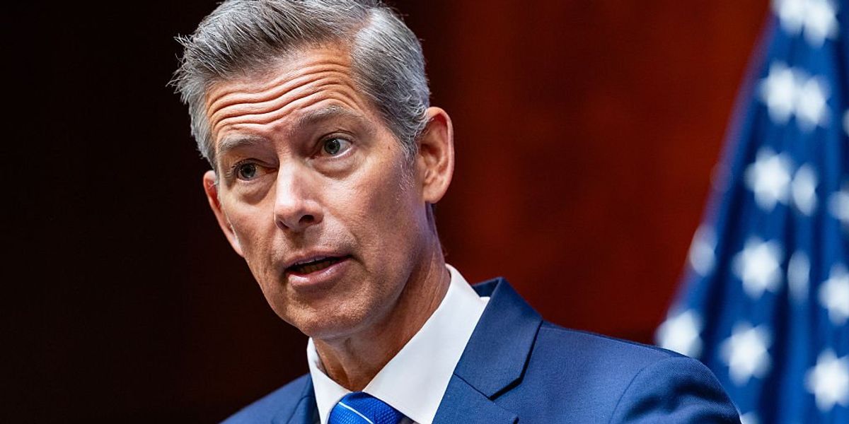 Duffy warns of funding cut for 3 states violating English rules for truck drivers