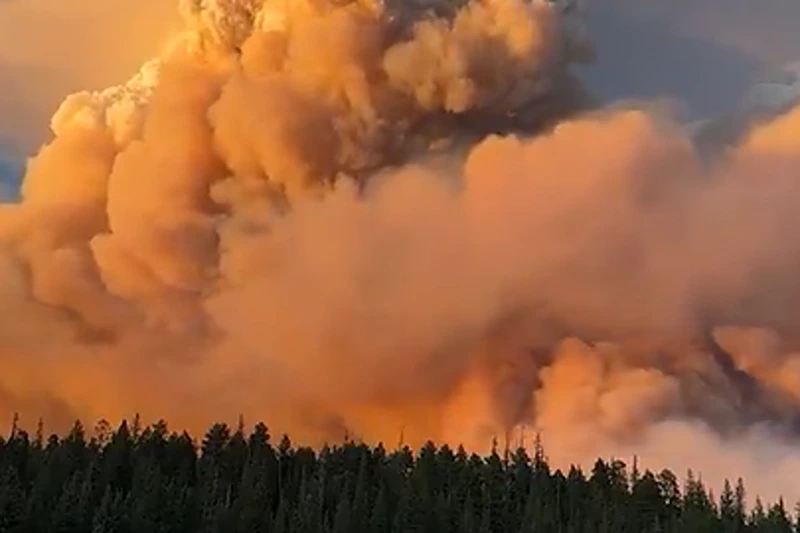 Evacuations issued in Ventura County and L.A. County due to rapidly spreading brush fire