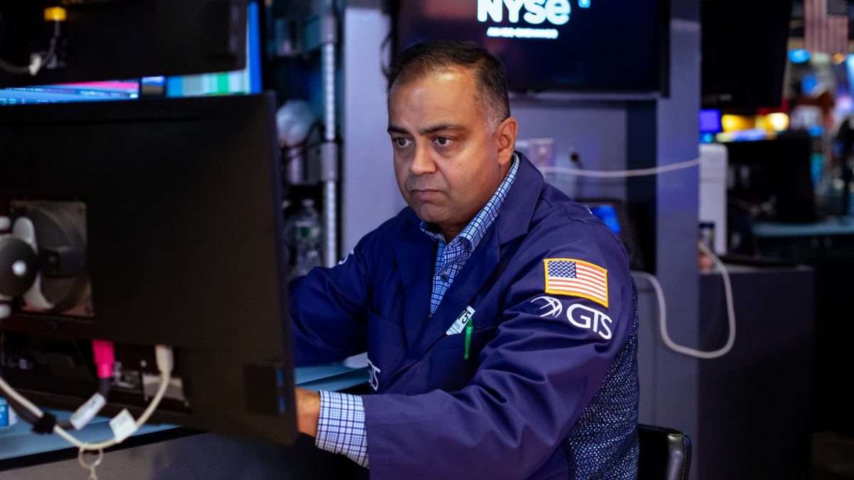 Executives from Circle Internet, Zillow, Applovin, and others recently sold the most stocks