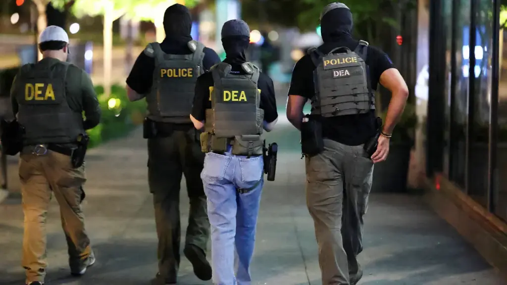 Federal agents and National Guard patrol DC, making 45 arrests on Wednesday night