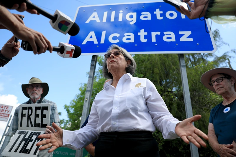 Federal judge decides to close &lsquo;Alligator Alcatraz&rsquo;
