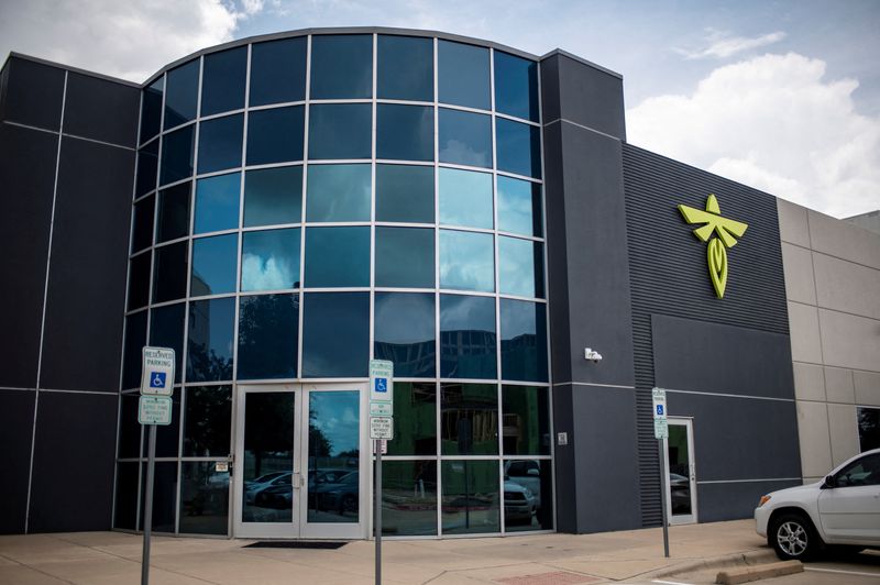 Firefly secures $868 million in expanded US IPO as it aims for a successful launch