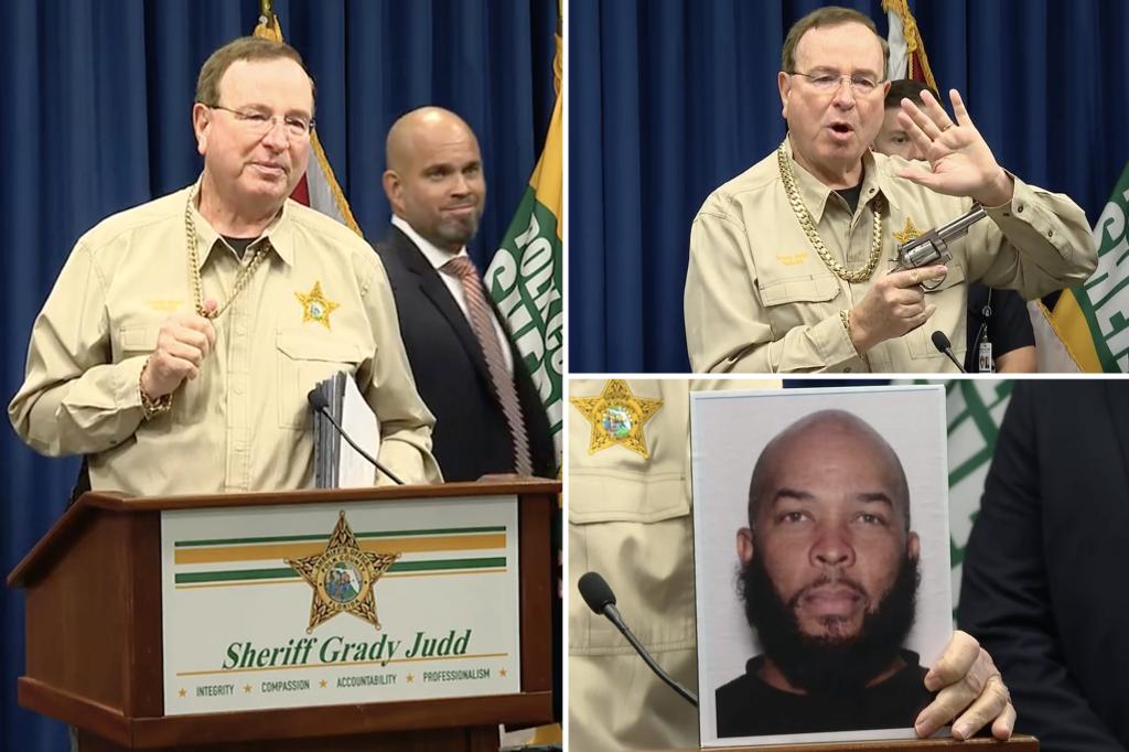 Florida sheriff shows off $50,000 in gold jewelry obtained from a drug raid