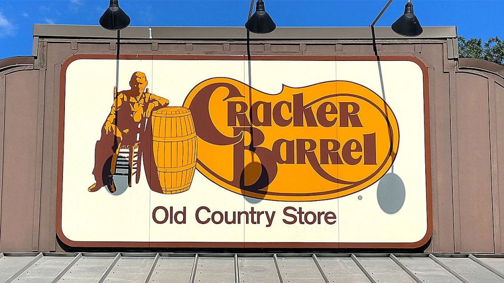 Food critic supports Cracker Barrel's rebranding amid social criticism