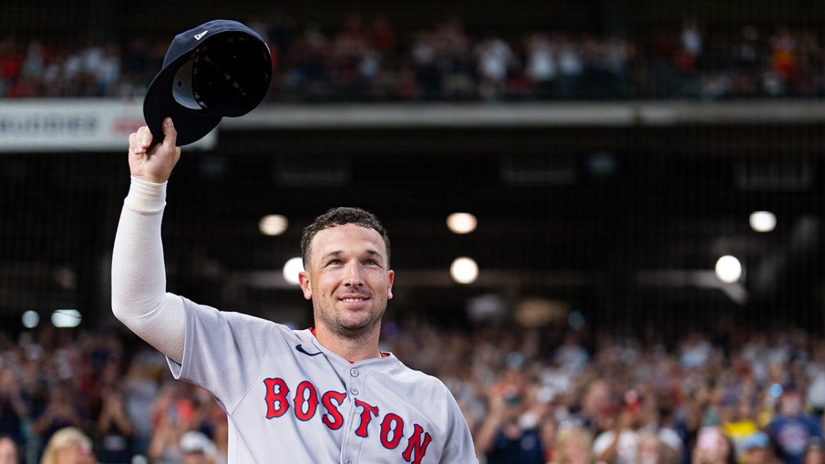 Former Astros player Alex Bregman hits a memorable homer in his first at-bat returning to Houston.