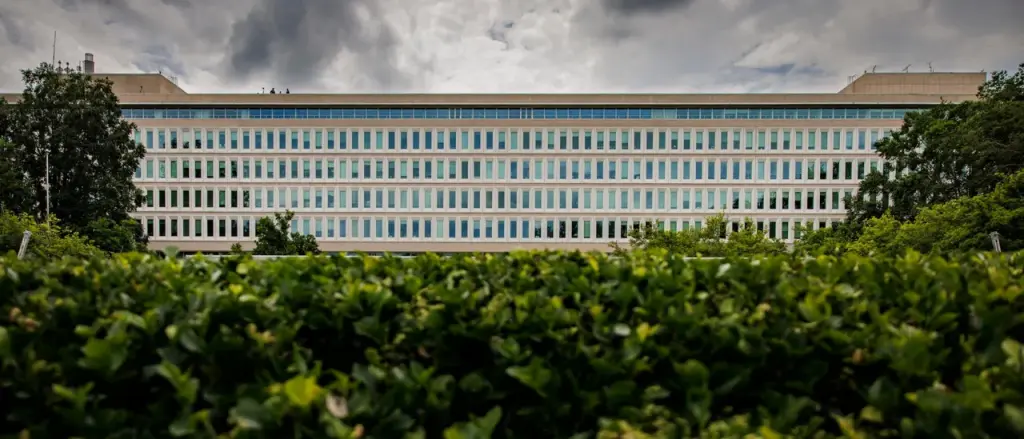 Former Spy Claims CIA Analysts Behind Fake Russiagate Intelligence Are Still Flourishing in the Deep State