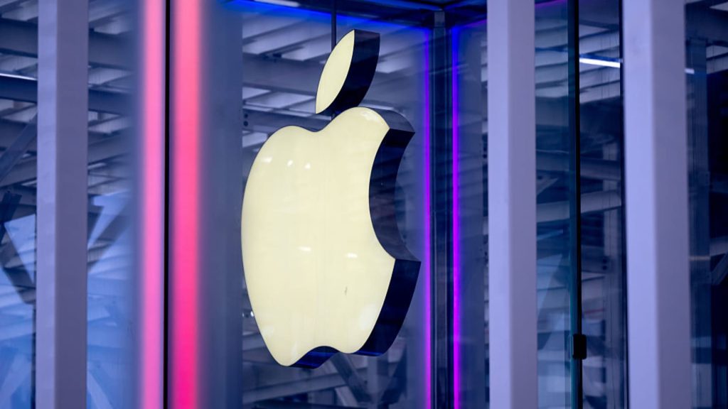 Friday market recap: Indexes found safety by relying on larger forces.