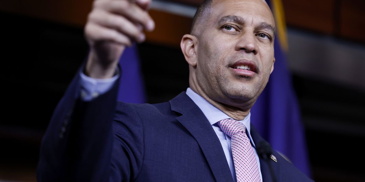 Hakeem Jeffries urged to hold back on Zohran Mamdani: 'It's a valid concern'