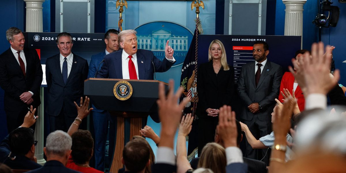 History podcaster Dan Carlin frustrates fans with his reaction to Trump's control of DC police