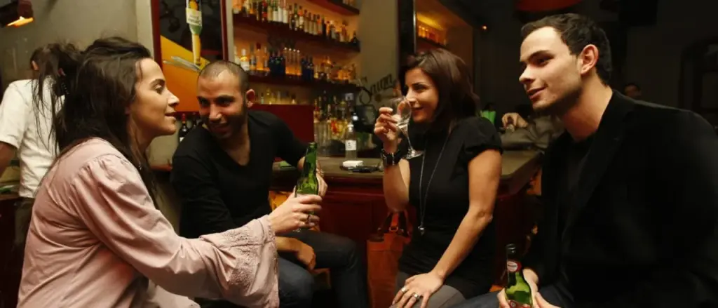 Hot Girls Seeking Relationships, Not a Sex Worker Advertisement