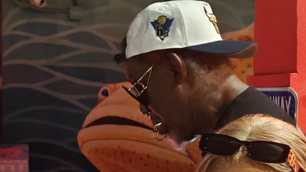 Hulk Hogan's loved ones come together at a Florida restaurant following a private memorial service.