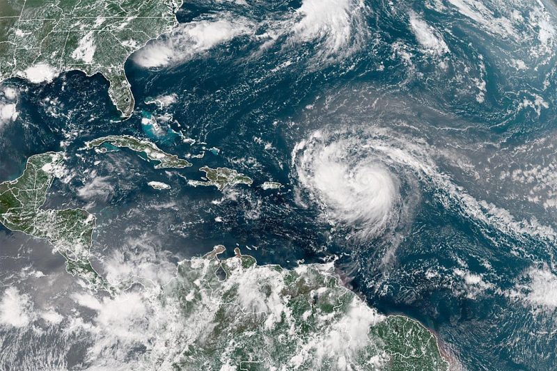 Hurricane Erin rapidly strengthens