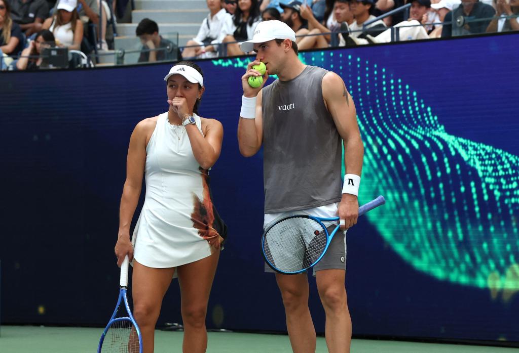 Jack Draper and Jessica Pegula engage in a humorous conversation after their match