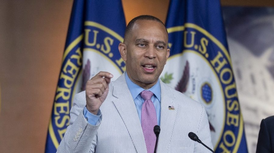 Jeffries says Dems ready to redistrict beyond California to counter ‘desperate Republicans’