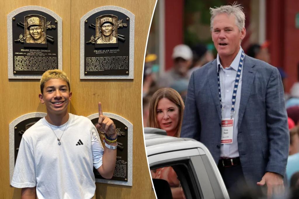 Jeremy Katz of St. James-Smithtown receives recognition and guidance from Hall of Famer Craig Biggio