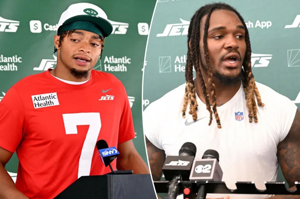Jets' team leaders conduct a walk-through following defeat to the Giants