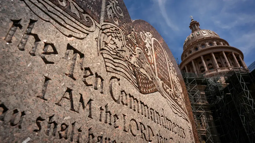 Judge halts Texas law on Ten Commandments in public schools
