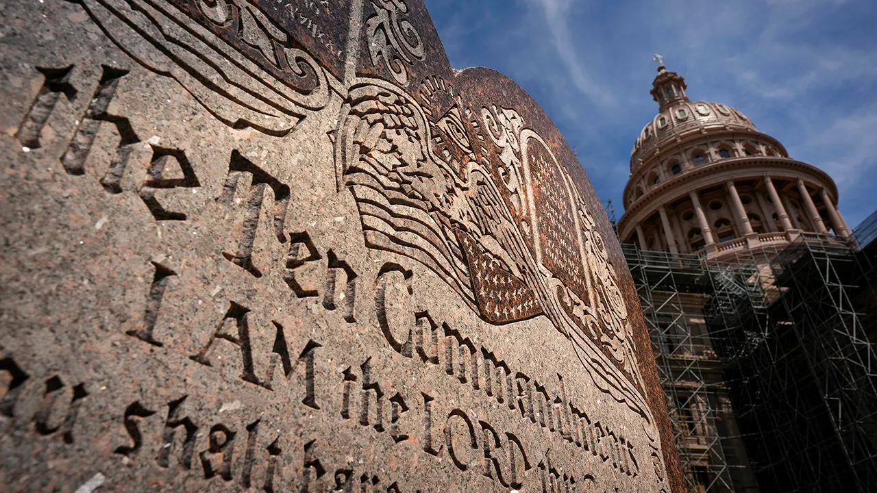 Judge halts Texas law on Ten Commandments in public schools
