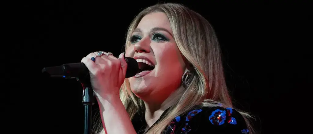 Kelly Clarkson Cancels All August Shows at Las Vegas Residency