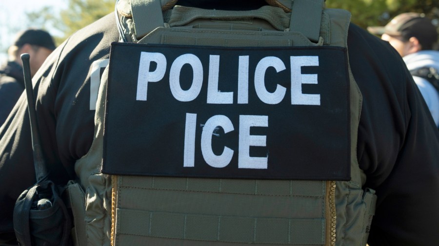 Large recruitment for extensive deportation: Hiring incentives and many new ICE agents