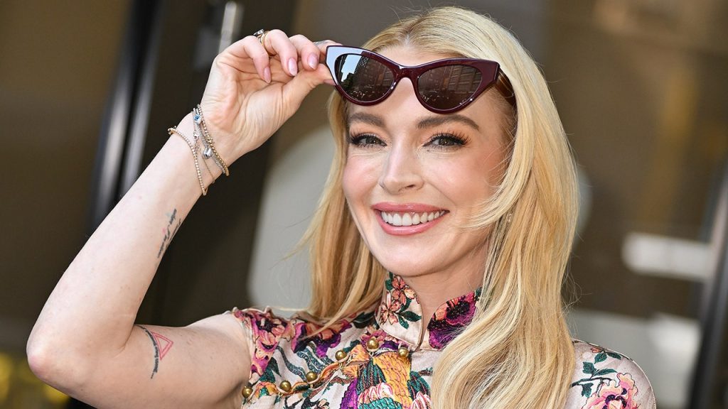 Lindsay Lohan is raising her son in Dubai to avoid harassment from the paparazzi.