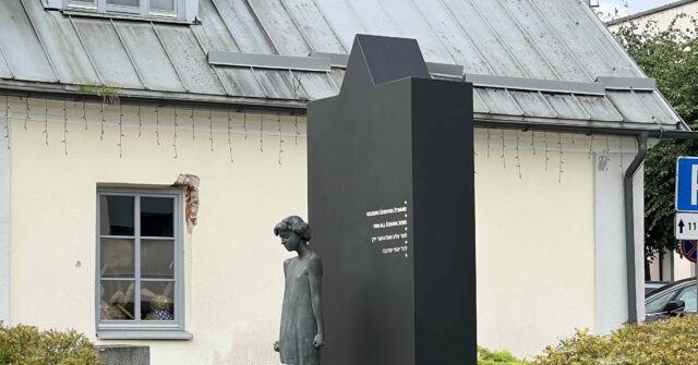 Lithuania's Cautions to Both Political Sides in America