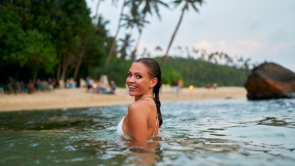 Long-lasting waterproof makeup for sweating and swimming