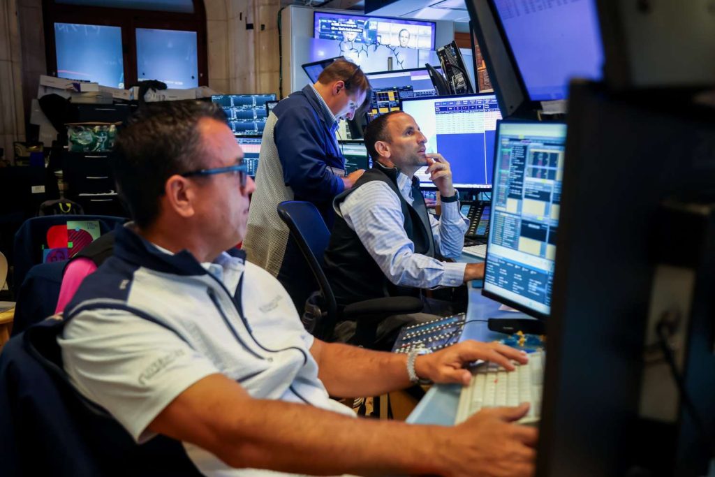 Market Recovers from Drop as Stocks Rise; Palantir, AMD Share Prices Increase Before Earnings Reports