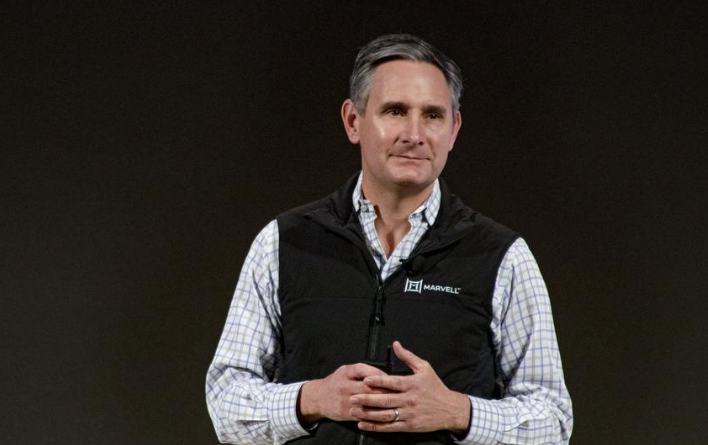 Marvell’s stock drops due to worries about custom silicon, but the long-term outlook remains positive