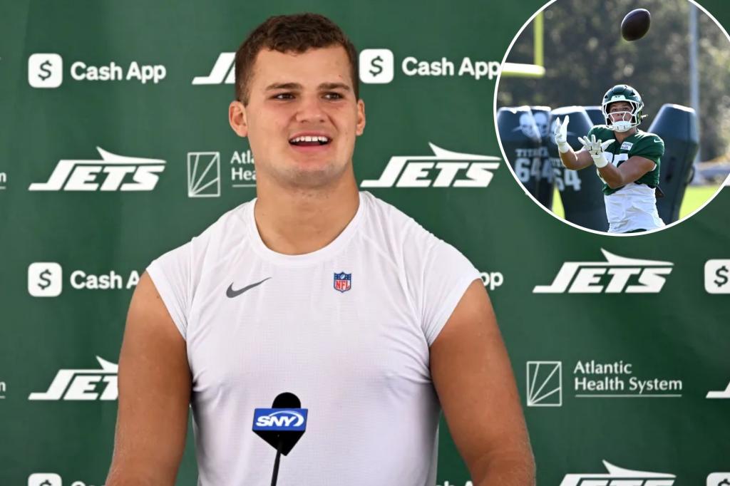 Mason Taylor focuses on the moment despite his wealthy NFL family background