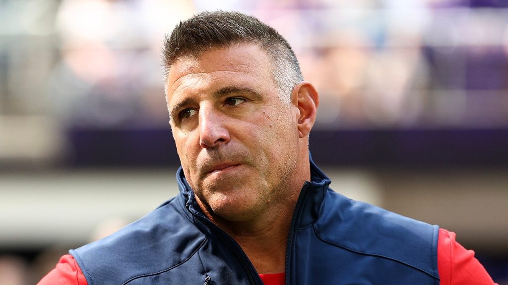 Mike Vrabel shares straightforward response to Patriots roster changes
