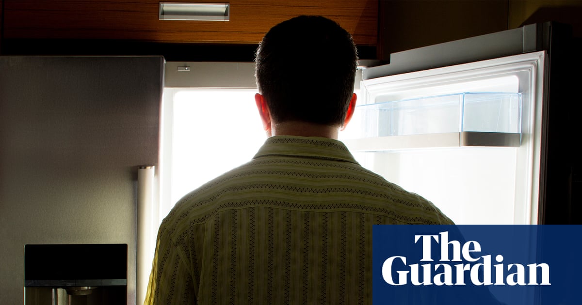 Milk, carbs, or a midnight dessert: what helps you sleep well?