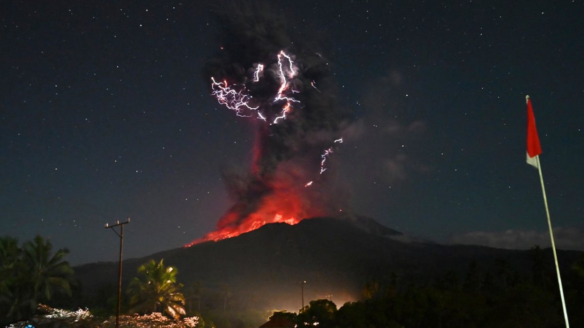 Mount Lewotobi in Indonesia erupts for the second consecutive day